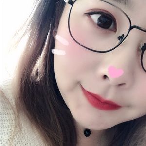 Meet your Posher, Lili